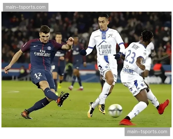 里昂最后时刻丢球，1-1憾平特鲁瓦，争四希望渺茫